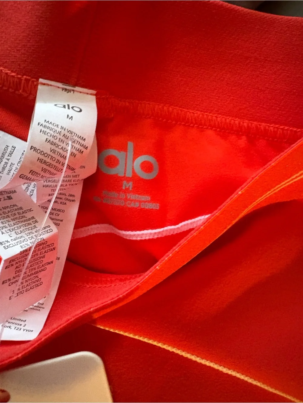 ALO Yoga Red Airbrush Leggings with White Piping size Medium BRAND NEW WITH TAGS
